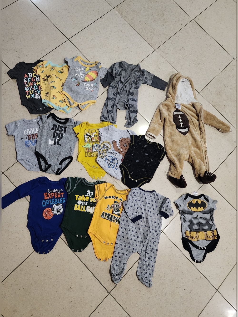 Baby Boy Clothes NB/0-3 Months One Piece Lot of 15 Pieces Sports Seuss Star Wars